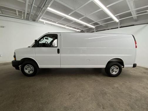 2025 Chevrolet Express 2500 RWD 2500 Extended Wheelbase WT