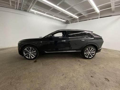 Stellar Black Metallic 2024 Cadillac LYRIQ Luxury