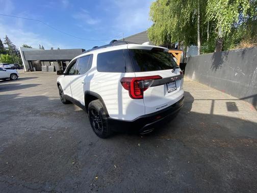 Summit White 2021 GMC Acadia AWD AT4