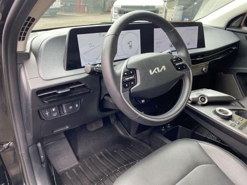 Aurora Black Pearl 2023 Kia EV6 Wind
