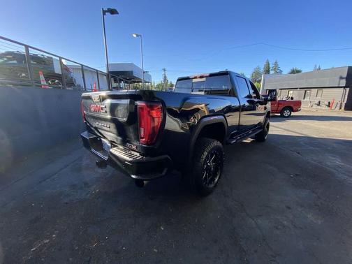 Onyx Black 2022 GMC Sierra 2500 AT4