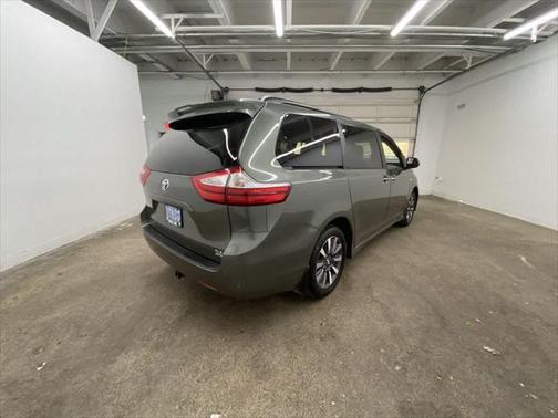 2019 Toyota Sienna XLE