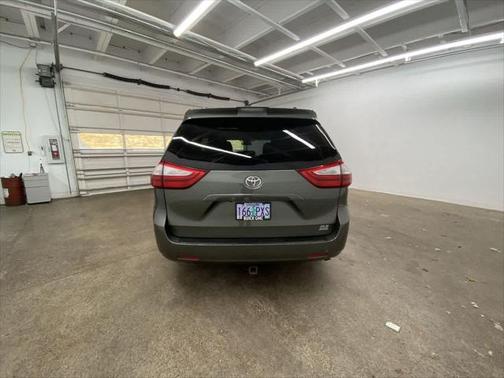 2019 Toyota Sienna XLE