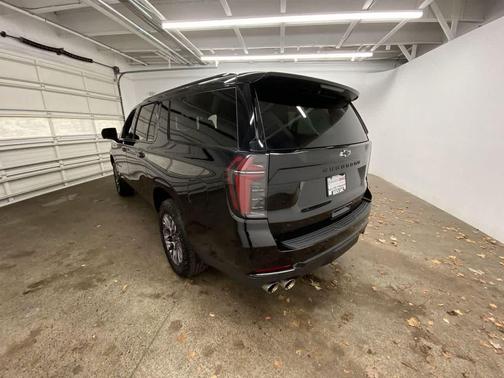 2025 Chevrolet Suburban 4WD Z71