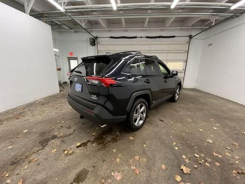 2021 Toyota RAV4 Hybrid XLE Premium
