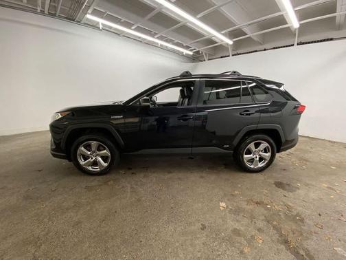 2021 Toyota RAV4 Hybrid XLE Premium