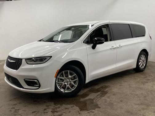 Bright White Clearcoat 2024 Chrysler Pacifica Touring L