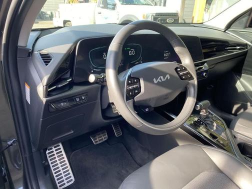 Graphite Gray 2023 Kia Niro Touring