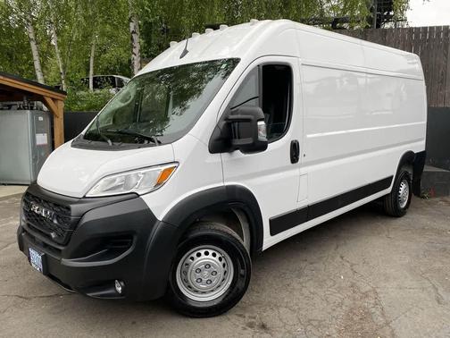 Bright White Clearcoat 2026 RAM ProMaster 2500 Tradesman
