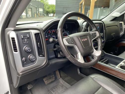 Summit White 2018 GMC Sierra 1500 SLT