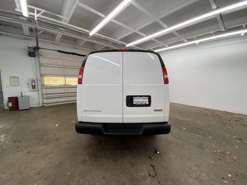 2023 GMC Savana 2500 Work Van