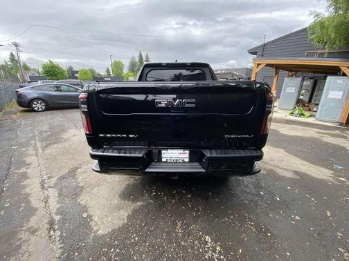 Onyx Black 2025 GMC Sierra EV Max Range Denali