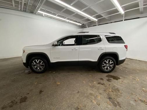 2023 GMC Acadia AWD SLT