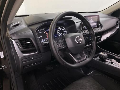 Super Black 2025 Nissan Rogue SV