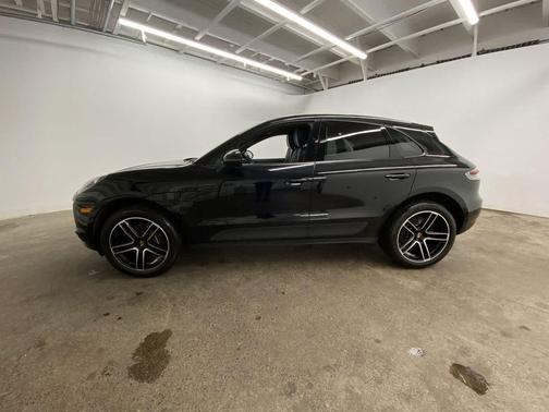 2021 Porsche Macan AWD