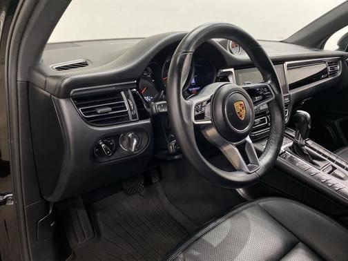 2021 Porsche Macan AWD