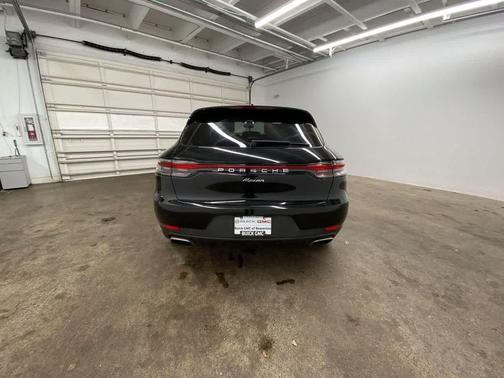 2021 Porsche Macan AWD