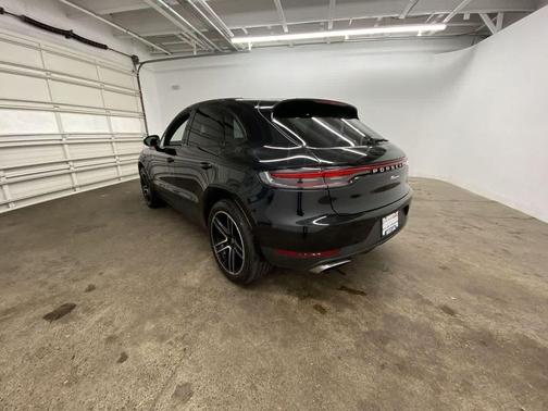 2021 Porsche Macan AWD