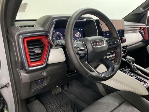 2025 GMC Canyon AT4
