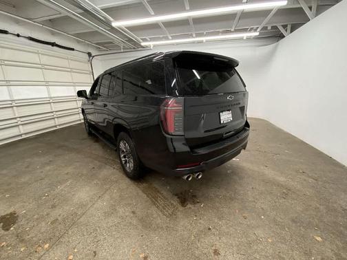 2025 Chevrolet Suburban 4WD Z71
