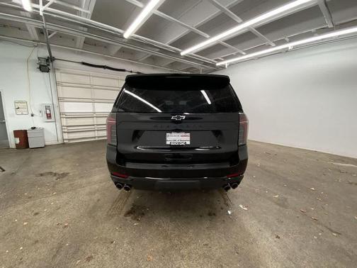 2025 Chevrolet Suburban 4WD Z71