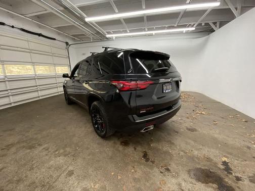 2024 Chevrolet Traverse Premier