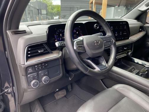 Dark Ash Metallic 2025 Chevrolet Suburban 4WD Z71