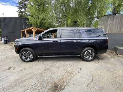 Dark Ash Metallic 2025 Chevrolet Suburban 4WD Z71