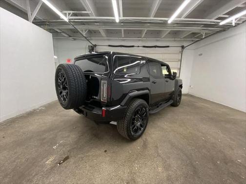 2024 GMC HUMMER EV SUV 2X