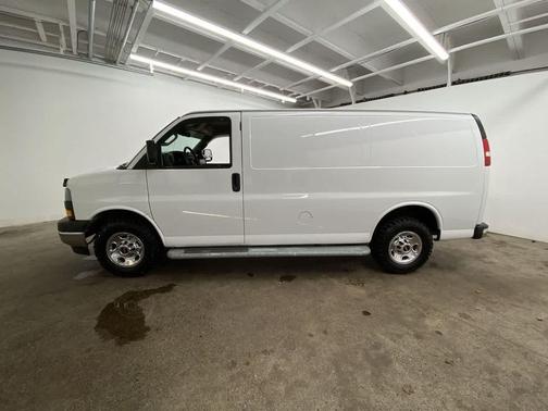 2019 GMC Savana 2500 Work Van