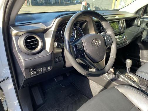 Blizzard Pearl 2014 Toyota RAV4 Limited