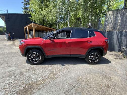 Red Hot Pearlcoat 2025 Jeep Compass Trailhawk