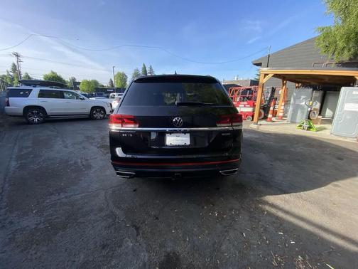 Deep Black Pearl 2021 Volkswagen Atlas 3.6L SE w/Technology