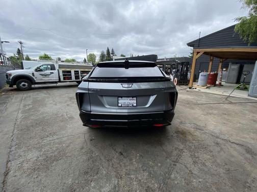 Argent Silver Metallic 2024 Cadillac LYRIQ Luxury