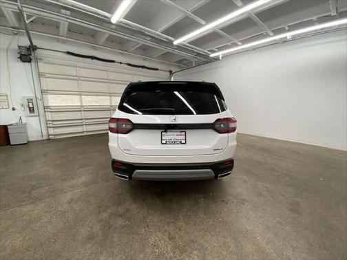 2025 Honda Pilot Touring 8-Passenger