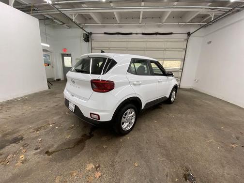 2021 Hyundai VENUE SE