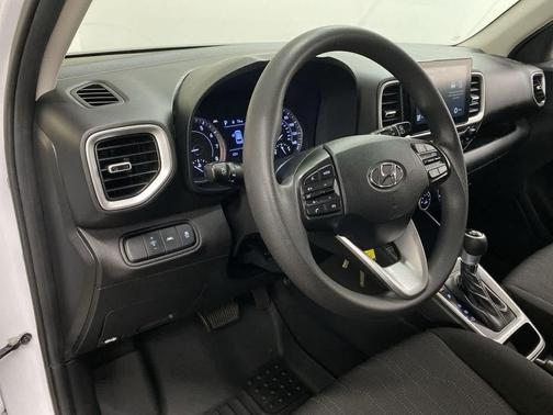 2021 Hyundai VENUE SE