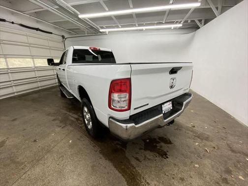 2024 RAM 3500 Big Horn Crew Cab 4x4 8' Box