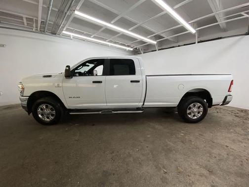 2024 RAM 2500 Big Horn Crew Cab 4x4 8' Box