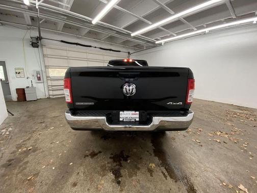 2024 RAM 2500 Big Horn Crew Cab 4x4 8' Box