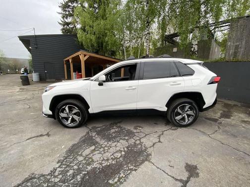 Ice Cap 2023 Toyota RAV4 Prime SE
