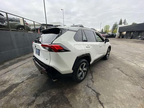 Ice Cap 2023 Toyota RAV4 Prime SE