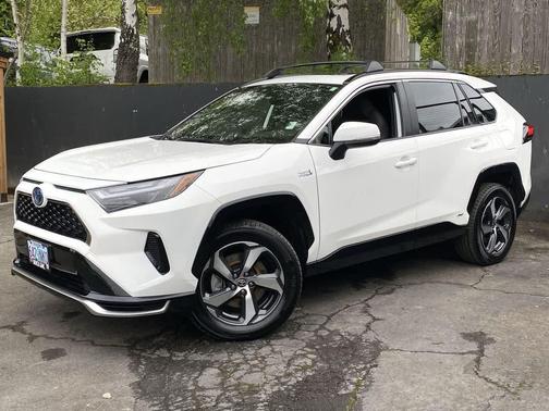 Ice Cap 2023 Toyota RAV4 Prime SE