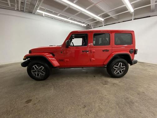 2025 Jeep Wrangler 4-Door Sahara 4x4