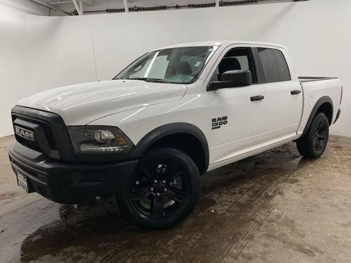 2024 RAM 1500 Classic Warlock Crew Cab 4x4 5'7' Box