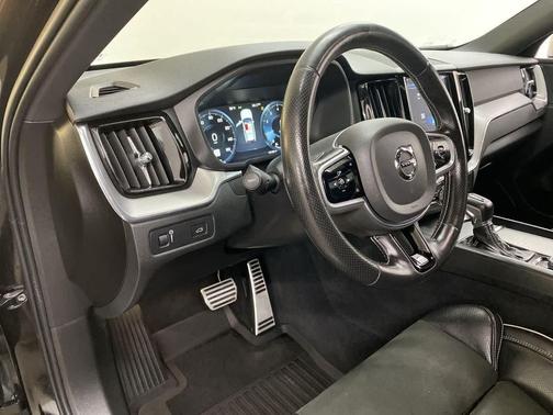 2019 Volvo XC60 T6 R-Design