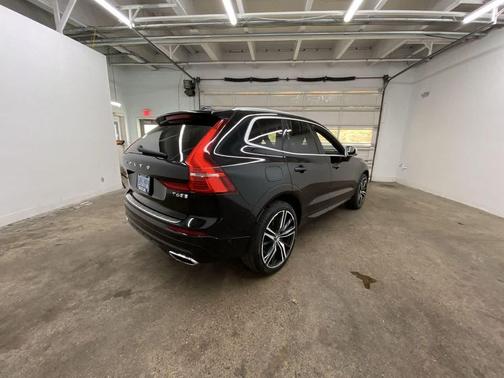 2019 Volvo XC60 T6 R-Design
