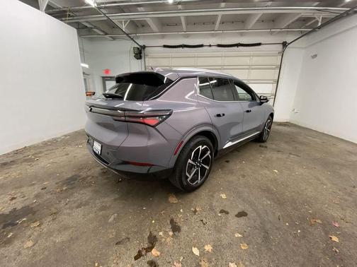 2025 Chevrolet Equinox EV LT