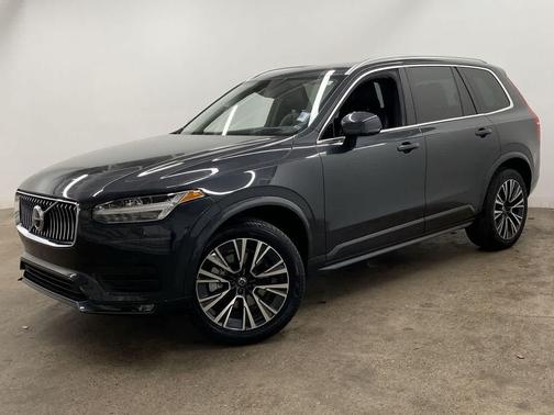 2022 Volvo XC90 T5 Momentum