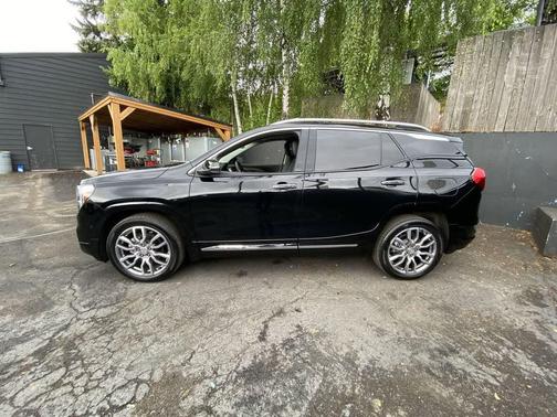 Ebony Twilight Metallic 2022 GMC Terrain Denali